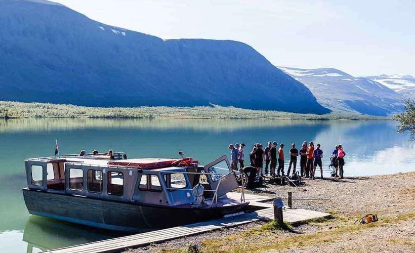 Båt vid Kebnekaise Båt vid Kebnekaise