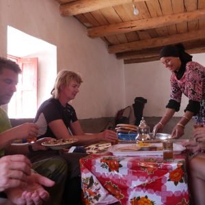 Upplev marockansk gästfrihet under vandring till altasbergen