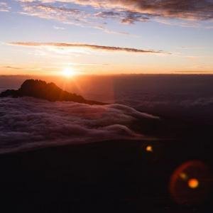 soluppgång på kilimanjaro