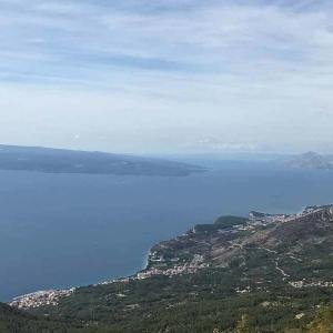 Utsikten över det Adratiska Havet i Kroatien är makalöst
